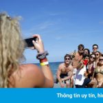 Châu Âu bị Covid-19 ‘nuốt chửng’ vì mở cửa đón khách du lịch