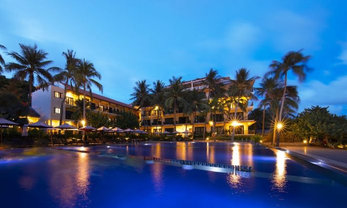 khu nghỉ dưỡng Hon Rom Central Beach Resort
