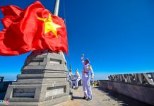 Lễ thượng cờ độc đáo trên đỉnh Fansipan Le thuong co tren noc nha Dong Duong anh 1