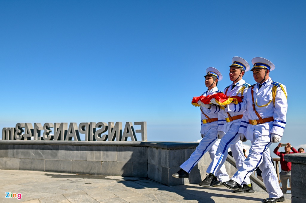 Le thuong co tren noc nha Dong Duong anh 4