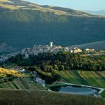 Ngôi làng trên đỉnh đồi trả tiền tỷ cho ai tới đây sinh sống Ngôi làng trên đỉnh đồi trả tiền tỷ cho ai tới đây sinh sống