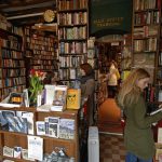 Cửa hàng sách “huyền thoại” ở Paris (Pháp) “thoi thóp” vì COVID-19 Cửa hàng sách “huyền thoại” ở Paris (Pháp) “thoi thóp” vì COVID-19 - Ảnh 1.