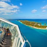 Hàng ngàn người đổ xô “du lịch miễn phí” trên du thuyền Hàng ngàn người đổ xô “du lịch miễn phí” trên du thuyền - Ảnh 1.