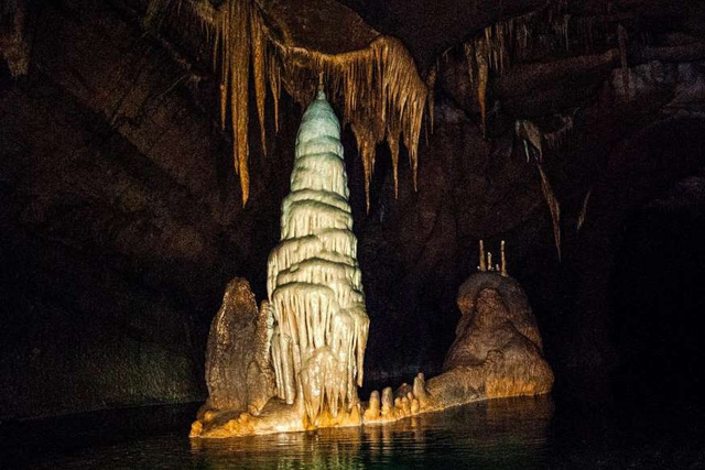 Khám phá 10 hồ nước ngầm “đẹp kỳ ảo” trên thế giới - Ảnh 10.