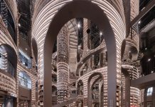 Ngỡ ngàng, tiệm sách như bước ra từ thế giới phù thủy Harry Potter Ngỡ ngàng, tiệm sách như bước ra từ thế giới phù thủy Harry Potter - Ảnh 1.