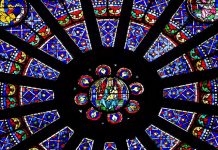 5 sự thật sẽ làm bạn sửng sốt về quá trình “hồi sinh” Nhà thờ Đức Bà 5 sự thật sẽ làm bạn sửng sốt về quá trình “hồi sinh” Nhà thờ Đức Bà - Ảnh 1.