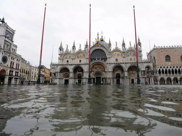 Thành phố nổi tiếng Venice (Italy) chìm trong biển nước - Ảnh 2.