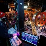 COVID-19, hộp đêm hóa thành trung tâm hiến máu COVID-19, hộp đêm hóa thành trung tâm hiến máu - Ảnh 1.