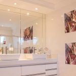 Vì sao phải đổ nước sôi vào bồn cầu ngay khi nhận phòng khách sạn? Vì sao phải đổ nước sôi vào bồn cầu ngay khi nhận phòng khách sạn?