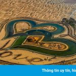 Hồ hình trái tim trên sa mạc ở Dubai