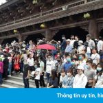 Chùa Tam Chúc đông nghịt khách tham quan ngày cuối tuần