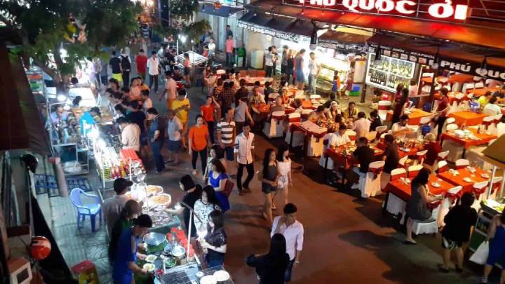 Chợ đêm Phú Quốc nhộn nhịp