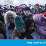 Du khách đổ về Sa Pa, đỉnh Fansipan chật cứng ngày đầu năm mới