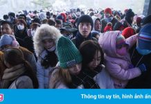 Du khách đổ về Sa Pa, đỉnh Fansipan chật cứng ngày đầu năm mới