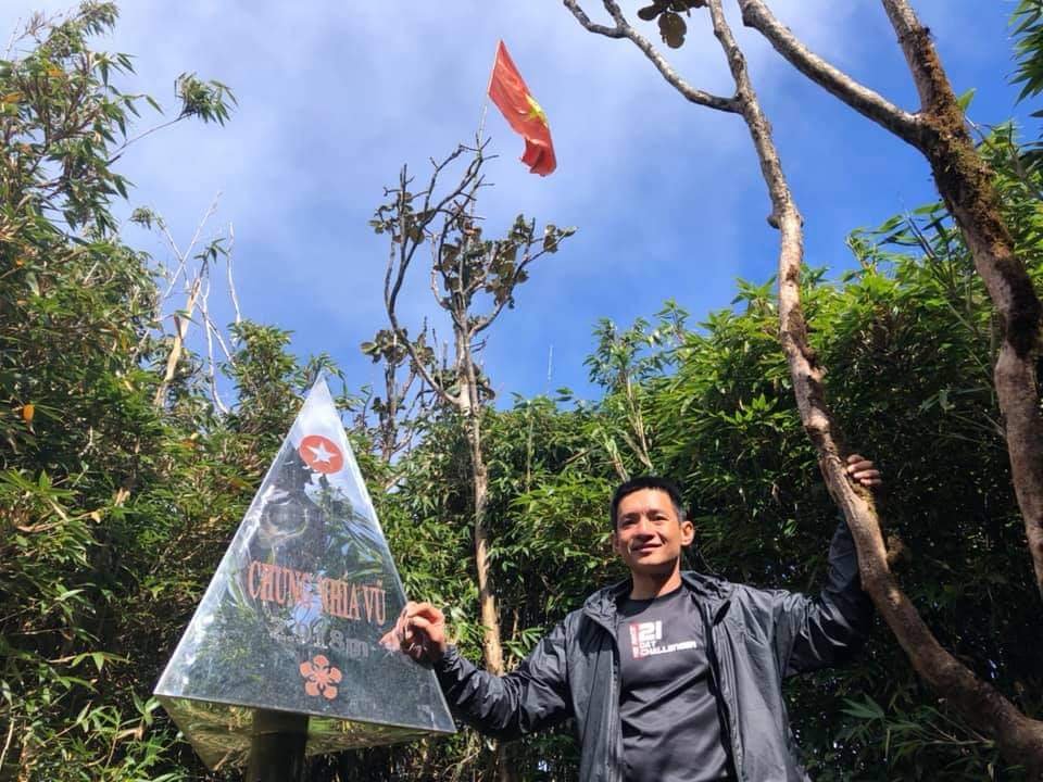 8X Sài Gòn chinh phục 8 ngọn núi trong 18 ngày, cộng đồng leo núi nể phục