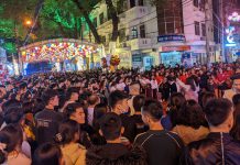 Phố đi bộ Kỳ Lừa hấp dẫn cả người già lẫn giới trẻ Phố đi bộ Kỳ Lừa hấp dẫn cả người già lẫn giới trẻ