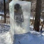 “Tượng băng người tối cổ” kỳ lạ trên núi tuyết “Tượng băng người tối cổ” kỳ lạ trên núi tuyết - Ảnh 1.