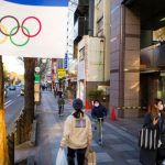 Olympics Tokyo cân nhắc cấm khán giả nước ngoài vì lo ngại COVID-19 Olympics Tokyo cân nhắc cấm khán giả nước ngoài vì lo ngại COVID-19 - Ảnh 1.