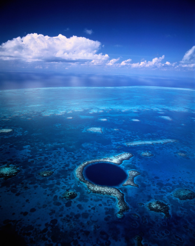 Chiêm ngưỡng “Hố xanh khổng lồ”, một trong những bí ẩn lộng lẫy nhất thế giới - Ảnh 4.
