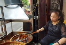 Quán bánh rán 3 thập kỷ ở Hà Nội, thu về 20 triệu mỗi ngày Quán bánh rán 3 thập kỷ ở Hà Nội, thu về 20 triệu mỗi ngày