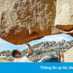 Tảng đá chênh vênh hút giới trẻ check-in ở Mũi Dinh