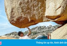 Tảng đá chênh vênh hút giới trẻ check-in ở Mũi Dinh