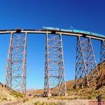 “Thót tim” trước 6 đường tàu nguy hiểm nhất thế giới “Thót tim” trước 6 đường tàu nguy hiểm nhất thế giới - Ảnh 1.