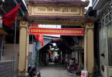 Làng ‘đãi hến’ hơn 300 năm bên bờ sông La Làng đãi hến hơn 300 năm bên bờ sông La - 1