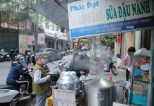 Hàng bánh bao ‘chảnh’: Ngày chỉ làm đúng 200 chiếc, ai không chờ được cứ về Hàng bánh bao chảnh: Ngày chỉ làm đúng 200 chiếc, ai không chờ được cứ về - 1