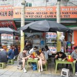 Bán bún riêu Nam Bộ, mỳ vằn thắn, bà chủ tậu đất, mua nhà phố cổ Hà Nội Bán bún riêu Nam Bộ, mỳ vằn thắn, bà chủ tậu đất, mua nhà phố cổ Hà Nội