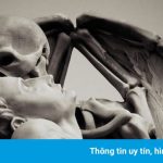 Bức tượng bộ xương hôn người ở nghĩa trang