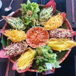 ‘Gắp mỏi tay’ món lẩu ‘triết lý’, trang trí màu mè ở Phan Thiết 'Gắp mỏi tay' món lẩu 'triết lý', trang trí màu mè ở Phan Thiết