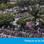 Bãi đỗ kín đặc xe ở Công viên nước Đầm Sen ngày 1/5