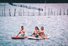 Sáng đón bình minh phá Tam Giang, chiều chào cờ trên đảo Cồn Cỏ Sáng đón bình minh phá Tam Giang, chiều chào cờ trên đảo Cồn Cỏ