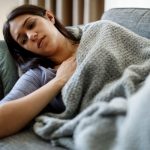 Phân biệt triệu chứng của COVID-19 và mệt mỏi thông thường Phân biệt triệu chứng của COVID-19 và mệt mỏi thông thường - Ảnh 1.