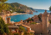 Tây Ban Nha chuẩn bị đón du khách toàn cầu vào tháng 6 Tây Ban Nha chuẩn bị đón du khách toàn cầu vào tháng 6 - Ảnh 1.