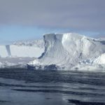 Tảng băng trôi lớn nhất thế giới vỡ ra từ thềm Nam Cực Tảng băng trôi lớn nhất thế giới vỡ ra từ thềm Nam Cực - Ảnh 1.