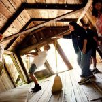 Kỳ lạ, 5 địa điểm dường như “không trọng lực” trên thế giới Kỳ lạ, 5 địa điểm dường như “không trọng lực” trên thế giới - Ảnh 1.