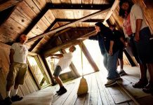 Kỳ lạ, 5 địa điểm dường như “không trọng lực” trên thế giới Kỳ lạ, 5 địa điểm dường như “không trọng lực” trên thế giới - Ảnh 1.