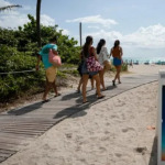 Đổ xô đăng ký tour du lịch tiêm vắc xin ở Mỹ Đổ xô đăng ký tour du lịch tiêm vắc xin ở Mỹ