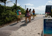 Đổ xô đăng ký tour du lịch tiêm vắc xin ở Mỹ Đổ xô đăng ký tour du lịch tiêm vắc xin ở Mỹ