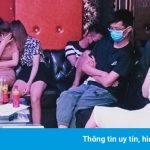 Quán karaoke mở cửa cho khách vào bay lắc