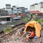 Thèm du lịch, giới trẻ đầu tư cắm trại tại gia: ‘Chỉ ngắm nóc nhà vẫn vui’ Thèm du lịch, giới trẻ đầu tư cắm trại tại gia: Chỉ ngắm nóc nhà vẫn vui - 1