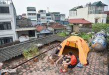 Thèm du lịch, giới trẻ đầu tư cắm trại tại gia: ‘Chỉ ngắm nóc nhà vẫn vui’ Thèm du lịch, giới trẻ đầu tư cắm trại tại gia: Chỉ ngắm nóc nhà vẫn vui - 1