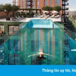 Bể bơi xuyên thấu giữa không trung đầu tiên trên thế giới