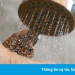 Tôi có thể tiêu diệt SARS-CoV-2 nhờ tắm nước nóng không?