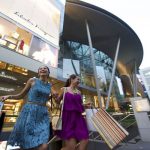 Tổng hợp những kinh nghiệm mua sắm hữu ích khi đi du lịch Singapore