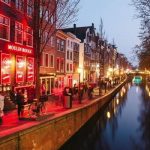 Đi du lịch Hà Lan, ngắm kênh đào Amsterdam lãng mạn & đầy mê hoặc