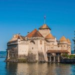 Tham quan lâu đài Chillon xinh đẹp trong hành trình du lịch Thụy Sĩ