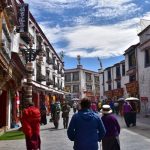 Check in chợ Barkhor – thiên đường mua sắm của khách du lịch Tây Tạng